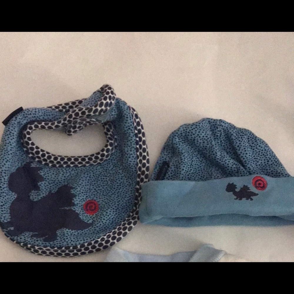 Preemie new born bib and hat